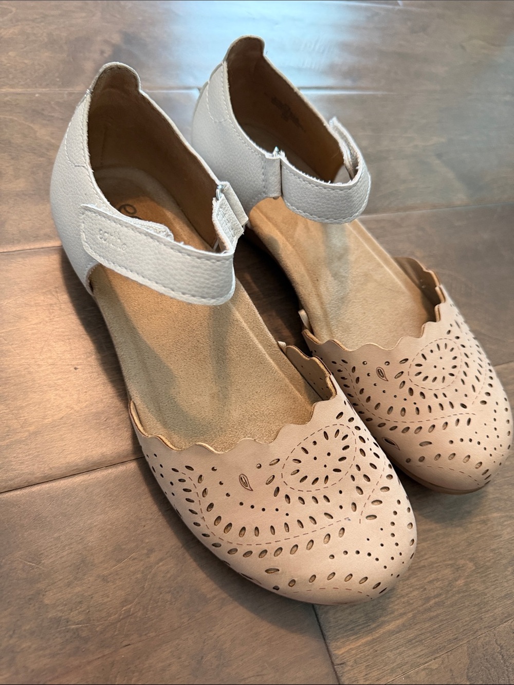 Earth Origins Two-Tone Scalloped Laser-Cut Ankle Strap Flats - Beige & White